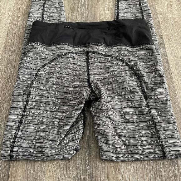 Lululemon Speed Tight II Textured Wave Black Silver Spoon / Black - Size: 6 - Picture 12 of 13